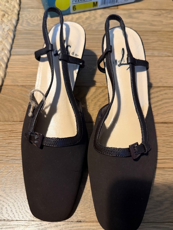 Life Stride Shoes - Life Stride Black Slingback Square-Toe Flats, Like New